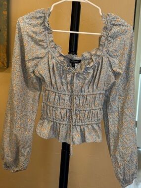 Universal Threads Light Blue Floral Smocked Long-Sleeve crop Top sz XS